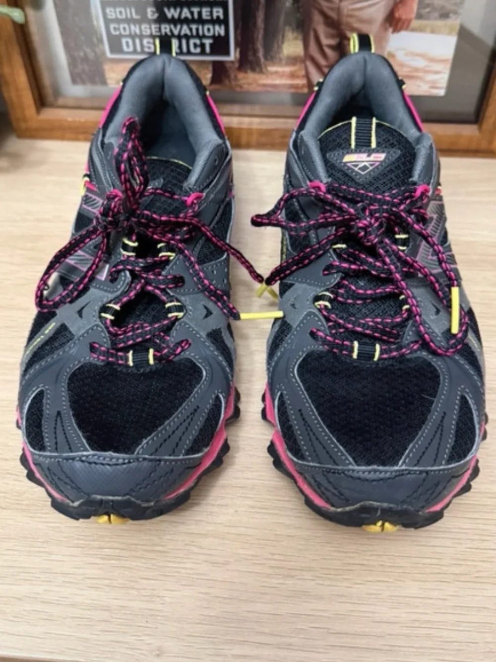 New Balance 610 Trail Running Shoes Pink/Black Women's Size 7